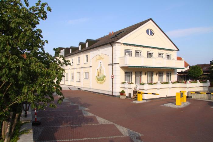 hotel am schlosspark zum kurfurst