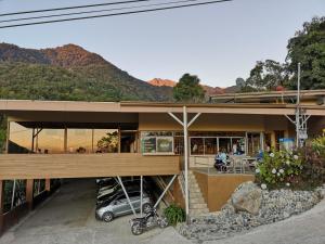 Hotel Uran,,2 star