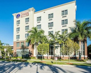comfort suites miami airport north