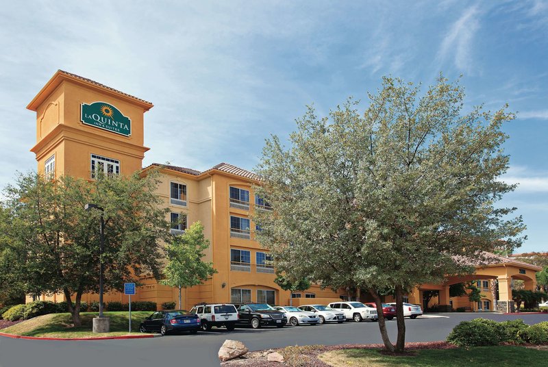 La Quinta Inn & Suites Santa Clarita Valencia,Los Angeles>>Granada Hills,2.5 star