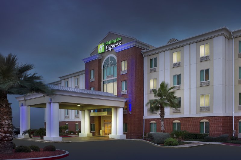 Holiday Inn Express & Suites San Antonio-West-Seaworld Area By Ihg,River Walk>>Ingram Hills,3 star