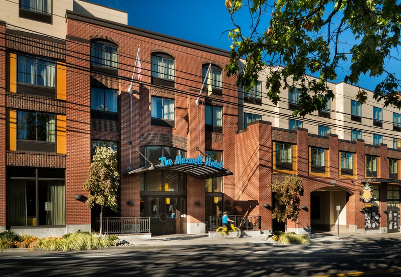 staypineapple the maxwell hotel seattle center seattle