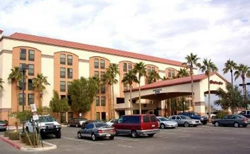 hampton inn and suites phoenix glendale westgate