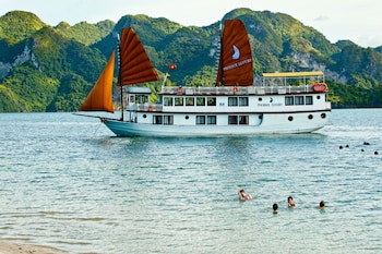 halong phoenix cruiser