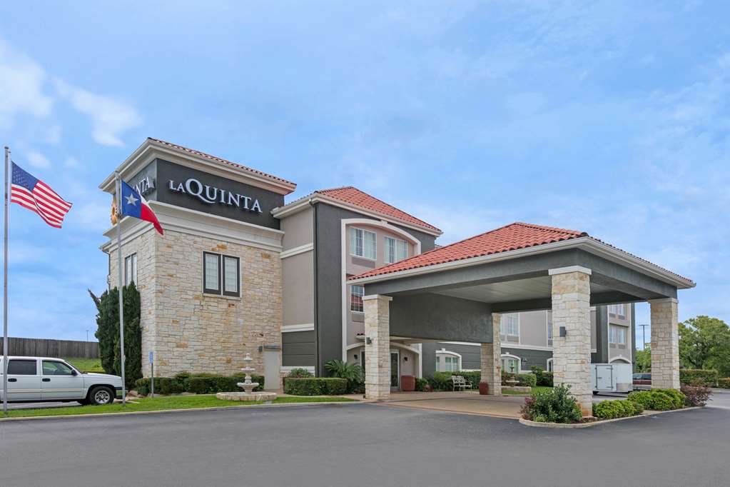 la quinta inn and suites fredericksburg