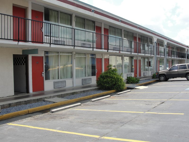 royal inn knoxville airport alcoa