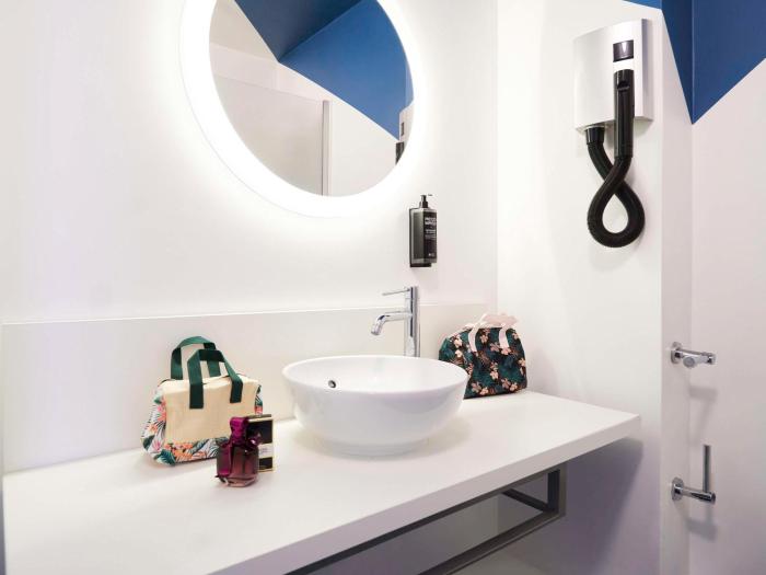 ibis styles toulon centre port