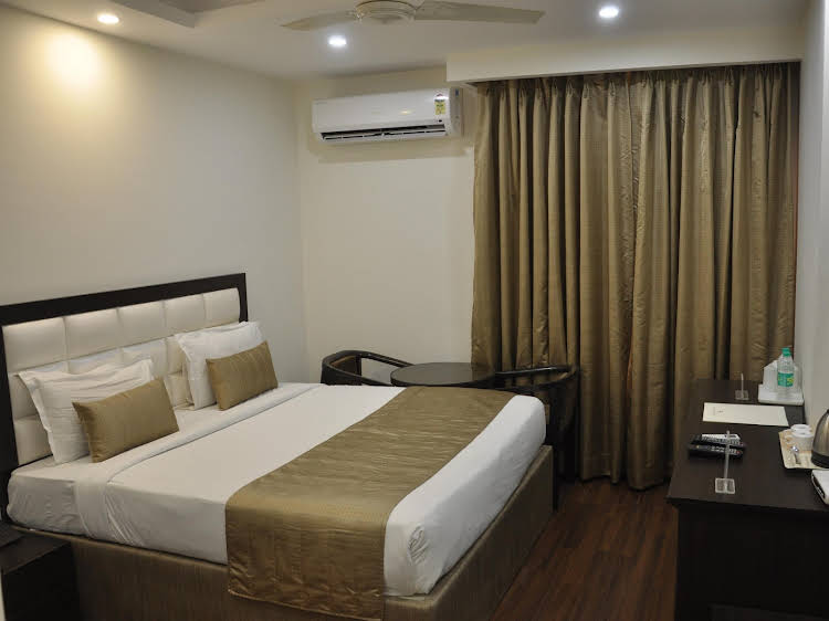 Usha Kiran,Uttar Pradesh>>Agra,3 star