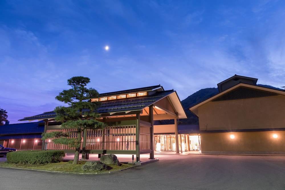 Hanamaki Onsen Kashoen,,4 star