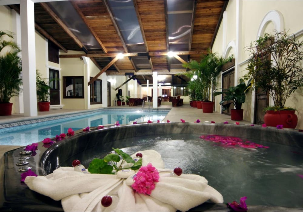 howard johnson plaza de las convenciones