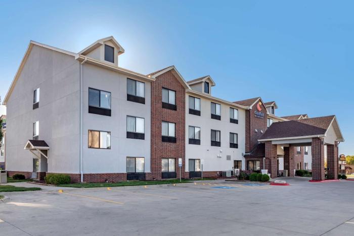 comfort inn and suites