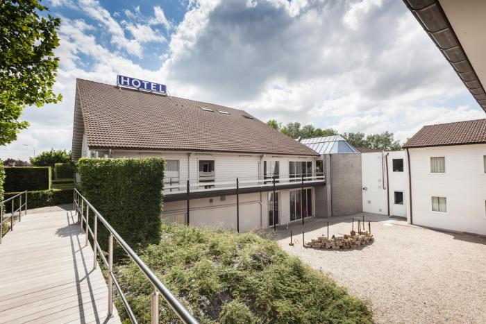 flanders lodge hotel
