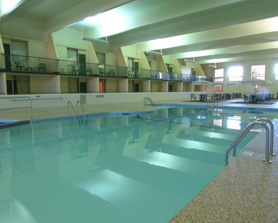 The Falls Inn & Suites / Bigwood Event Center,,3 star