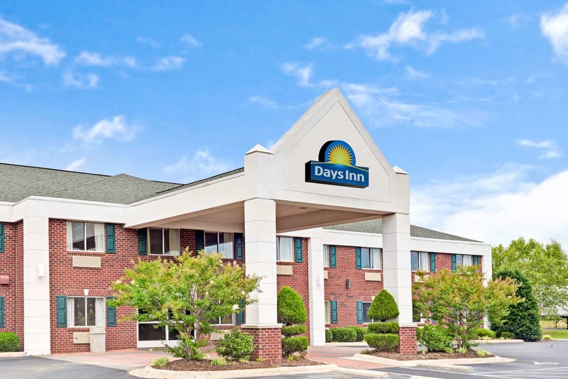 Days Inn & Suites By Wyndham Siler City,Julian>>Greensboro,2 star