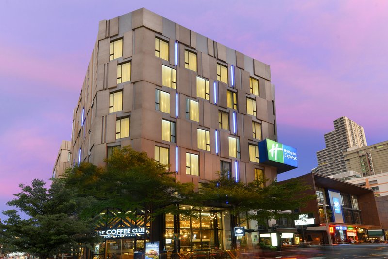 holiday inn express bangkok sukhumvit 11 an ihg hotel