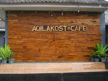 Aqilakost N Cafe Gadog Puncak,,2 star