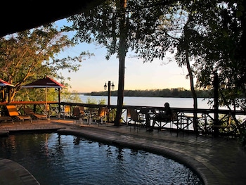 victoria falls waterfront