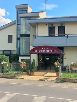 Oliver Hotel,,3 star