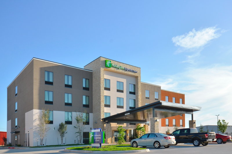 holiday inn express and suites oklahoma city mid a