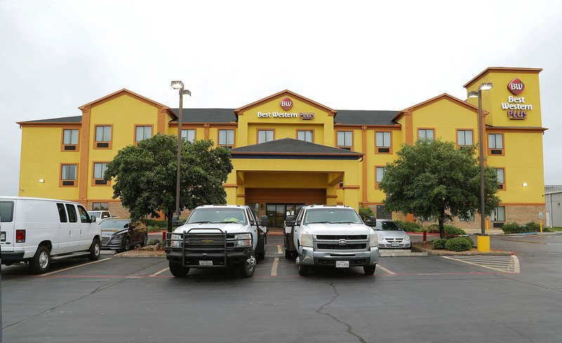 Comfort Inn & Suites,Eagle Lake>>Columbus,2.5 star