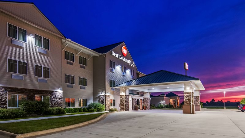 Green Mill Village Hotel & Suites, Bwsc,Champaign>>Arcola,2.5 star