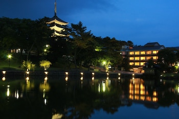 sarusawaike yoshidaya