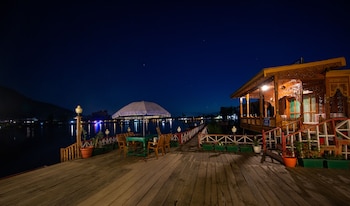 Kolu Group Of Houseboats,Dal Lake,4 star