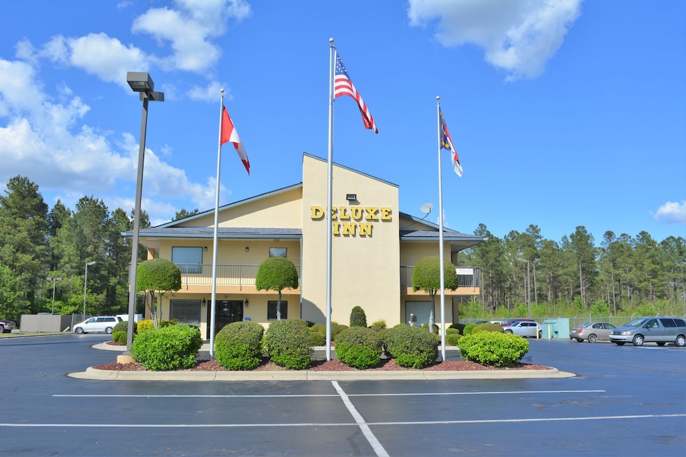 deluxe inn fayetteville i 95 exit 49