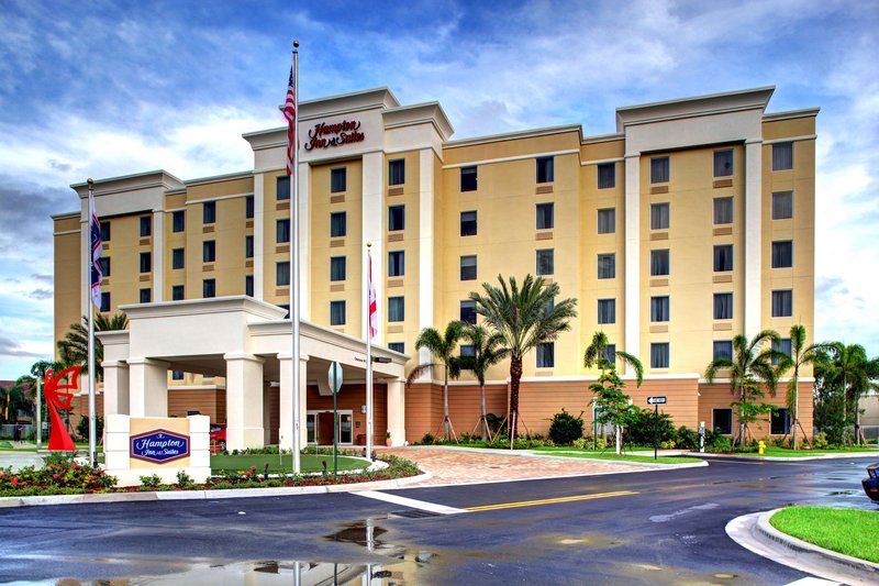 Hampton Inn & Suites Coconut Creek,Boca Pointe>>Aventura,2.5 star