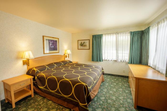 Summit Inn,,3 star