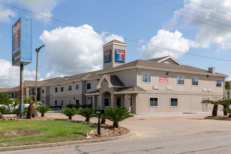 studio 6 bay city tx