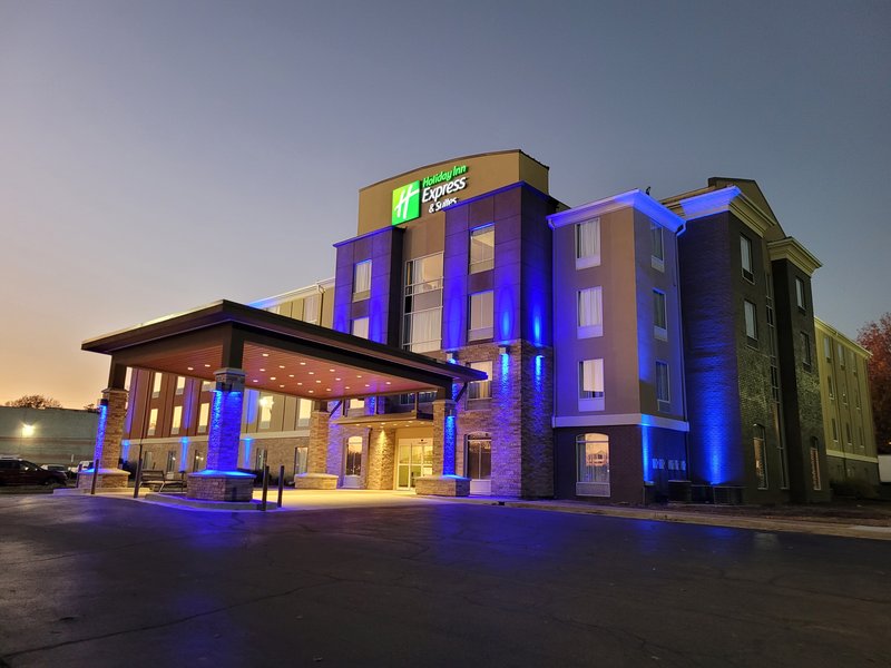 Holiday Inn Express & Suites Starkville, An Ihg Hotel