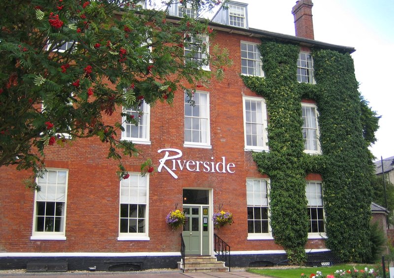 The Riverside House Hotel,Bury St Edmunds>>Bury,3.5 star