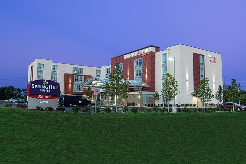 Springhill Suites Canton,Barberton>>Akron,2.5 star