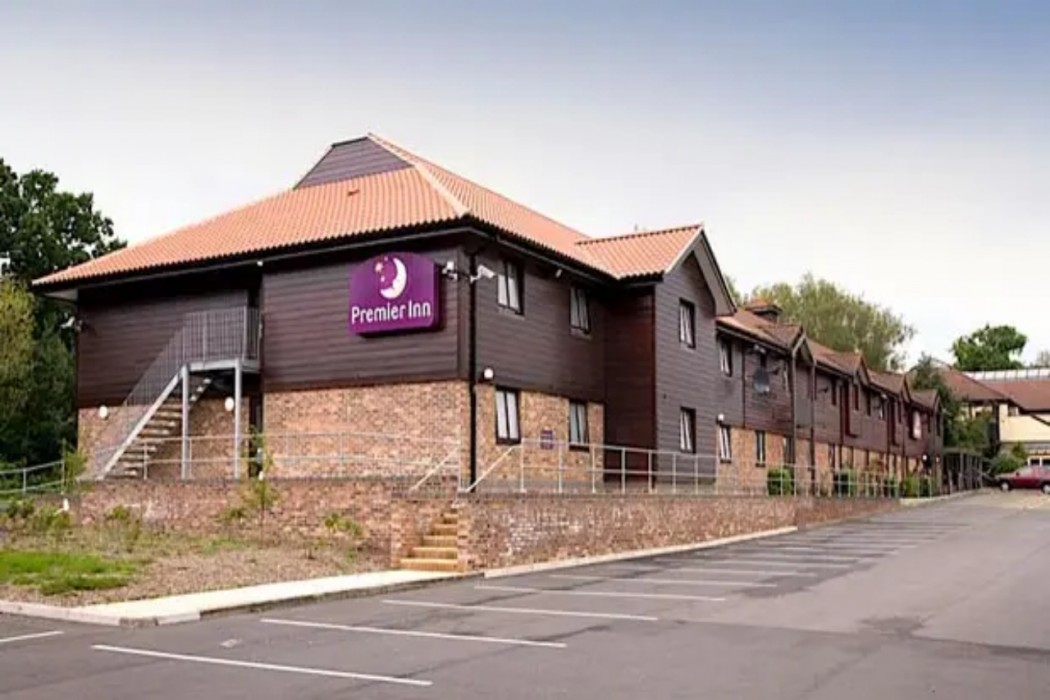 Premier Inn Chessington,,3 star