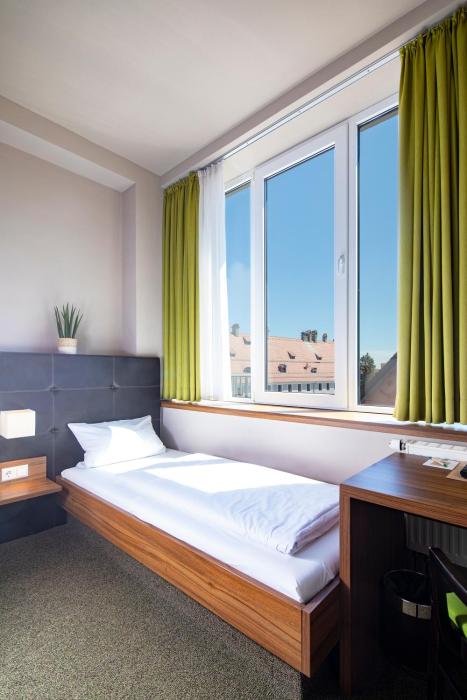 riku hotel memmingen schweizerberg