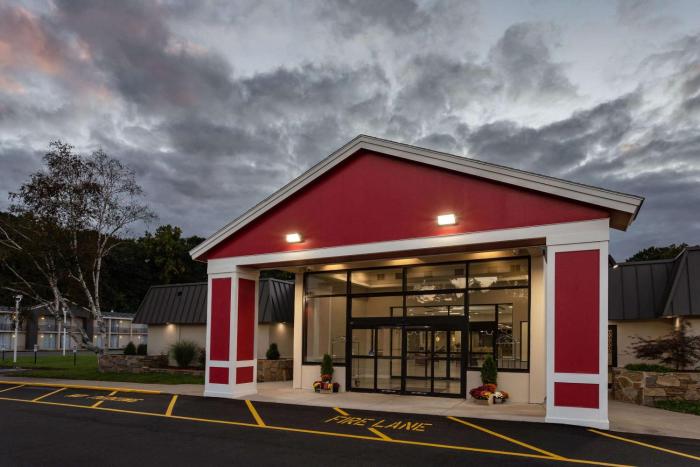 ramada by wyndham hartford north bradley airport