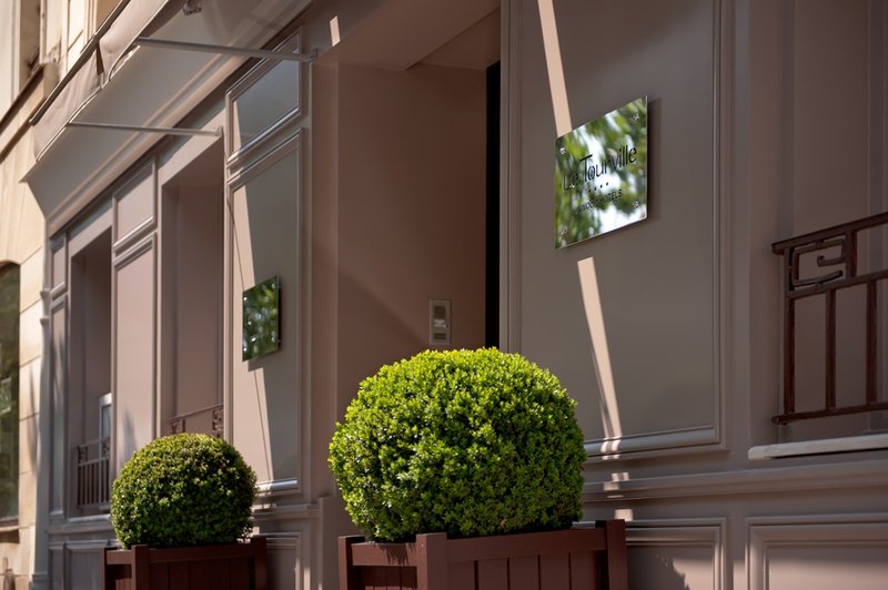 Hotel Le Tourville,Left Bank>>Eiffel Tower,4 star