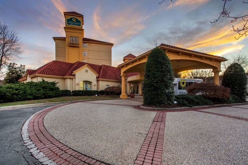 la quinta inn and suites by wyndham greensboro nc