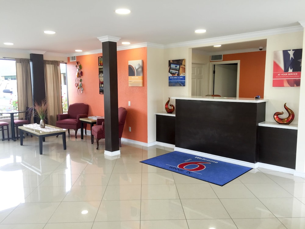 Motel 6 Winnie, Tx,Chambers County>>Beaumont,2 star