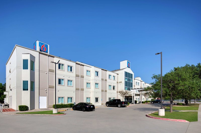 baymont by wyndham san antonio airport