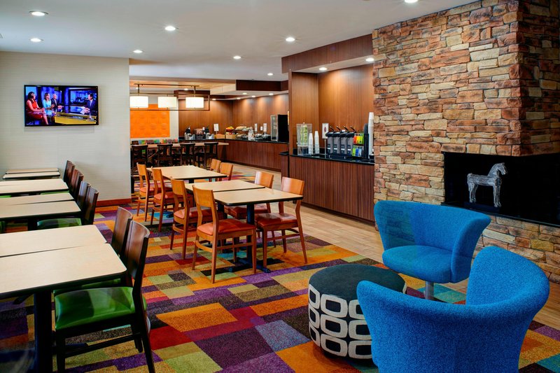 Fairfield Inn & Suites By Marriott Detroit Farmington Hills,Farmington>>Detroit,2.5 star