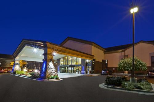 holiday inn express detroit warren by ihg