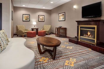 hampton inn and suites detroit sterling heights