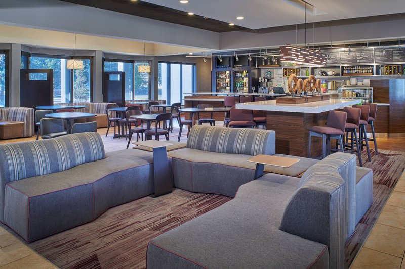 Courtyard By Marriott Detroit Warren