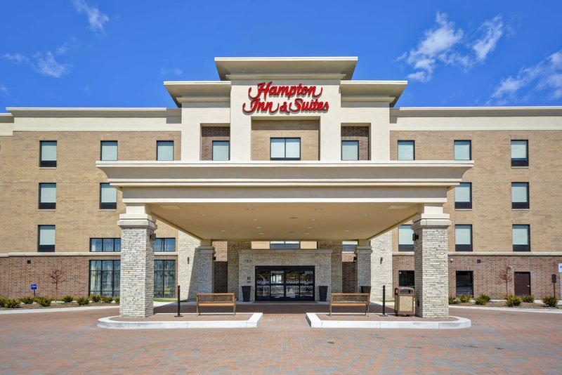 hampton inn and suites detroit warren