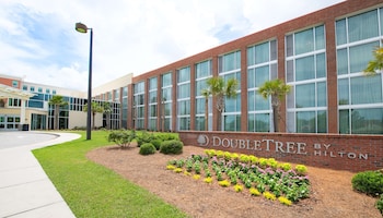 doubletree by hilton hotel and suites charleston airport
