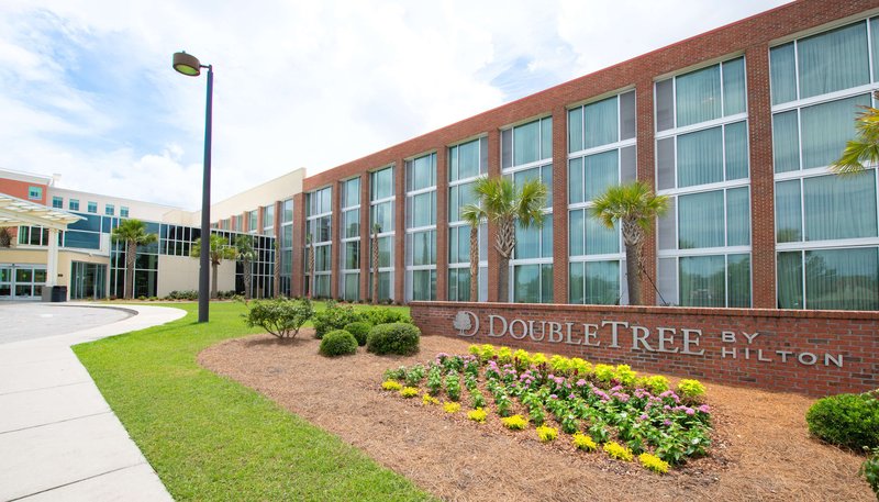 doubletree by hilton hotel and suites charleston airport