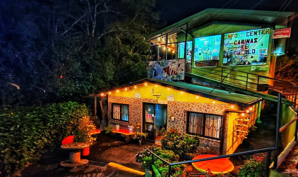 cabinas el pueblo hostel