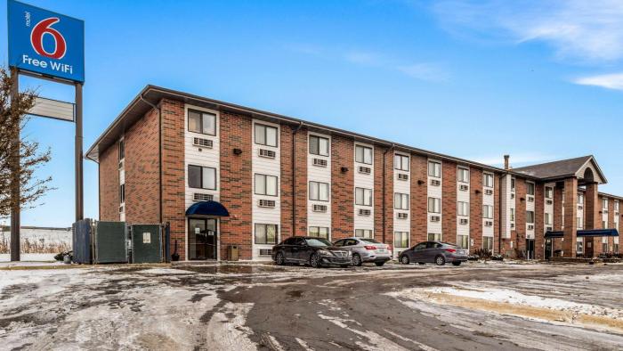 motel 6 elk grove village il